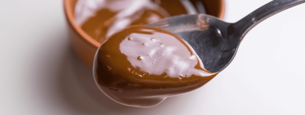 Dulce de Leche: Historia, Orígenes y Receta Casera